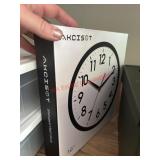 Small Wall Clock in box     ( Garage number 2 )