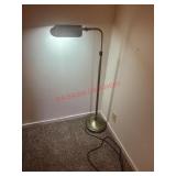 Vintage Metal Floor Lamp              (Bedroom )