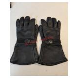 Sz Medium leather Riding Gloves