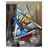 Cleaning cloths and window wipers (garage1)