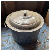 Vintage stock pot (upstairs)