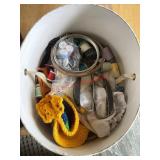 misc. sewing items (left side barn)
