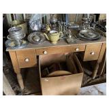 wooden desk !!content not included !! pick up