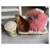misc. items lot (left side barn)