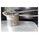 Potato ricer