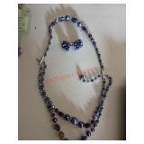 Necklace and earring set (living room)