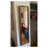 Body mirror *contents included*