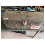 Tool box with tools (barn)