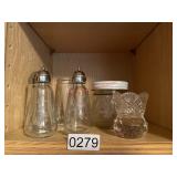 Vintage glass pepper/salt shakers