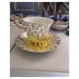 Vintage tea cup (living room)