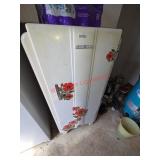 Non Working Antique GE Fridge for Dry Storage