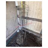 Tomato cages (barn)