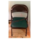Foldable chair with leather cushion