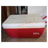 Igloo cooler (barn)