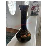 Vietnamese lacquerware vase        (Dining Room )