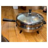 Electric Skillet                 (Kitchen Cabinet