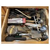 Kitchen Utensil Drawer lot            (Kitchen)