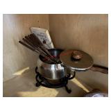 Fondu Pot and Scrwers           (Kitchen)