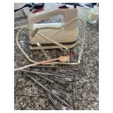 Hand Mixer               (kitchen)