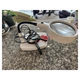 Plug in Magnifying Glass               (kitchen)