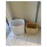 Small trash can lot (master bath)