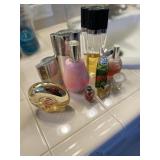 Vintage womenï¿½s perfume lot (master bath)