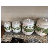 4 Canisters               (kitchen)