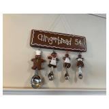Gingerbread Measuring Spoon Holder