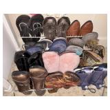 Sz 9 Shoe, Slipper and Flip Flop Lot
