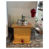 Nut Grinder               (kitchen)