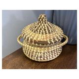 Woven Lidded basket              (Spare Room)
