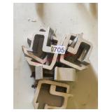 Heavy-duty aluminum truck cap mounting clamps