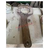 34in Slugging Wrench       (Shop)