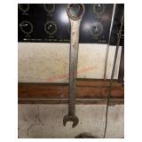 (2in)   28in Combination Wrench         ( Left