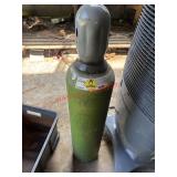 Central Welding compressed oxygen tank