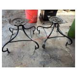 Swiveling Stool Legs Iron           (Shop)