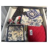 Hot Pads          (Kitchen)