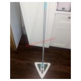 Zippi Sweeper Pro            (Master Bath)