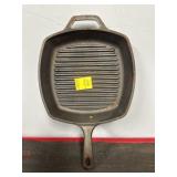 LODGE CAST IRON SKILLET