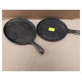 2 CAST IRONS SKILLETS, 1 LODGE