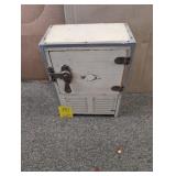 DOLL HOUSE ACCESSORIES