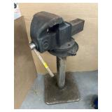 #6 LARGE BENCH VISE W/STAND