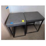 2 STOOLS