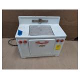 VINTAGE LITTLE CHEF EASY BAKE OVEN