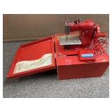 VINTAGE MINI SEWING MACHINE
