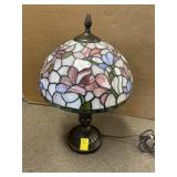 TIFFANY STYLE LEADED LAMP