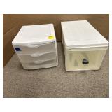 2 PLASTIC ORGANIZERS
