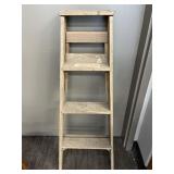 4' STEP LADDER