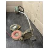FEATHER LITE GAS POWERED WEED EATER W/EXTRA LINE