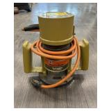 BLACK &DECKER   ROUTER